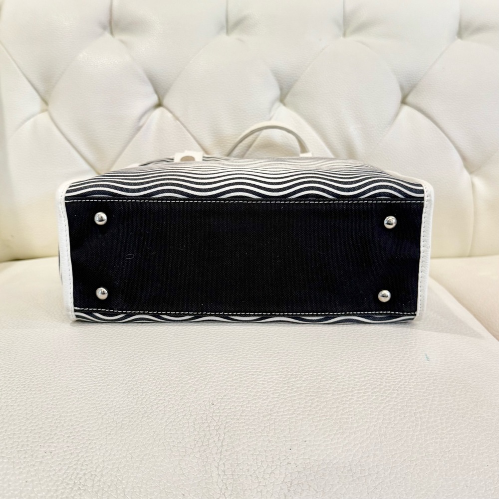 Chanel Tote Bag - Picture 4 of 11